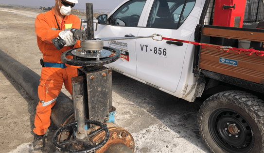 easy-duty-electric-portable-valve-opener-in-action
